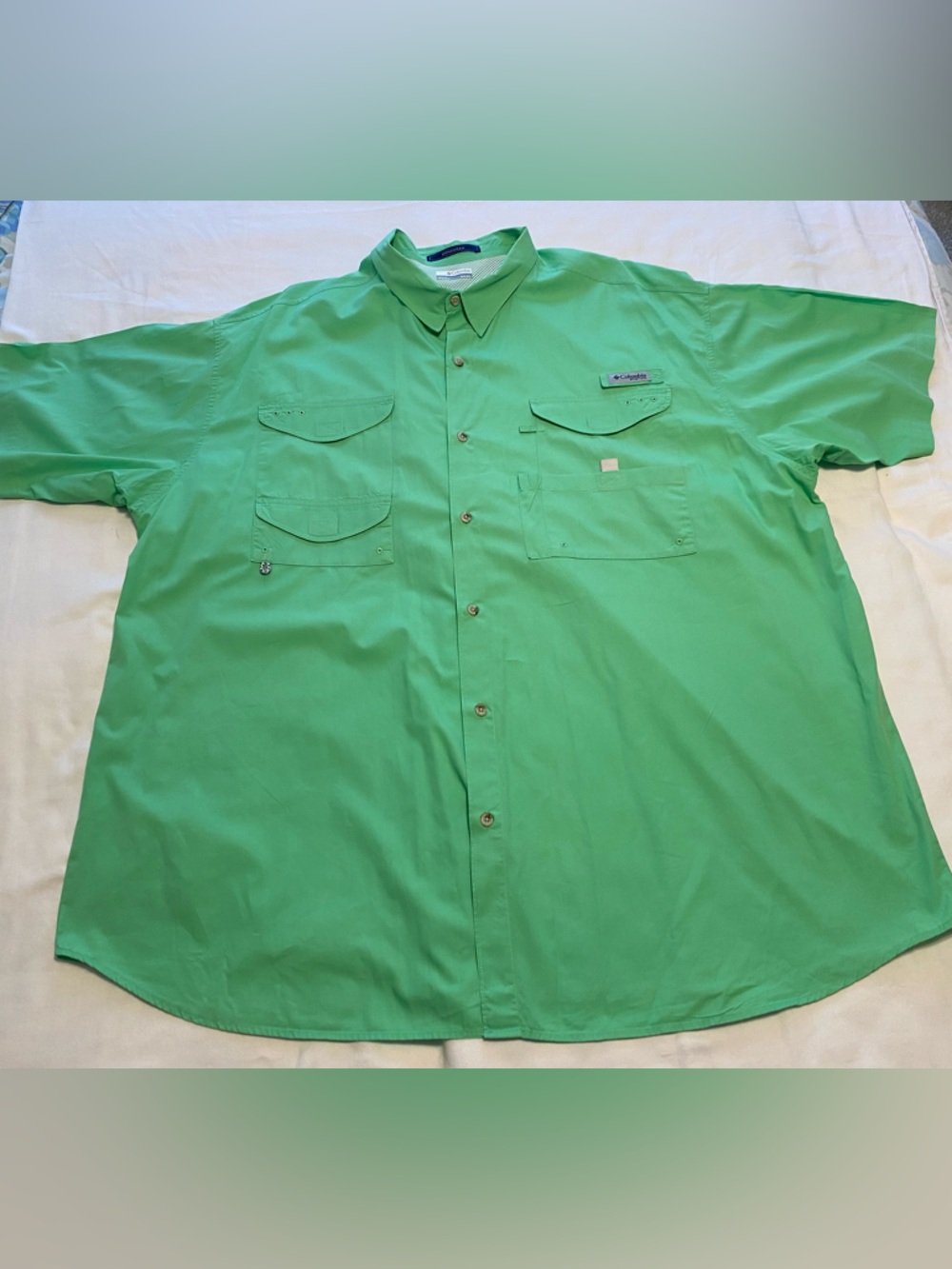 Men’s 4XT Columbia PFG Green Short-Sleeve Mesh-Lined Shirt with lots of pockets